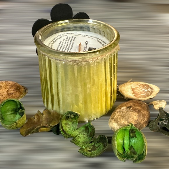 VANILLA SUNKIST, SCENT UNLEASHED LLC, LUXURY HAND POURED SCENTED CANDLES - Picture 3 of 4